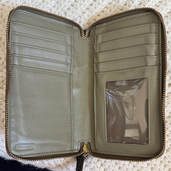 💥HOST PICK 💥Coach Sage Green Wristlet Clutch - Picture 10 of 16